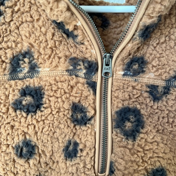 Abercrombie and Fitch Leopard Sherpa Pullover - Picture 6 of 6